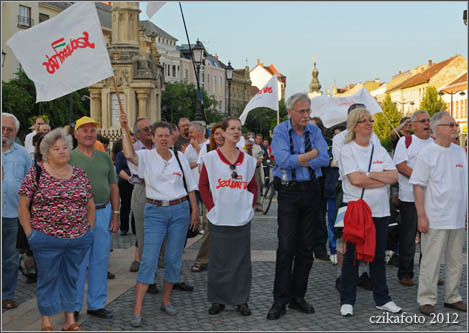 Szolidarit&aacute;s t&uuml;ntet&eacute;s Szombathelyen
